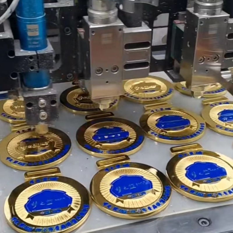 Personalizarea în masă a medaliilor maratonice