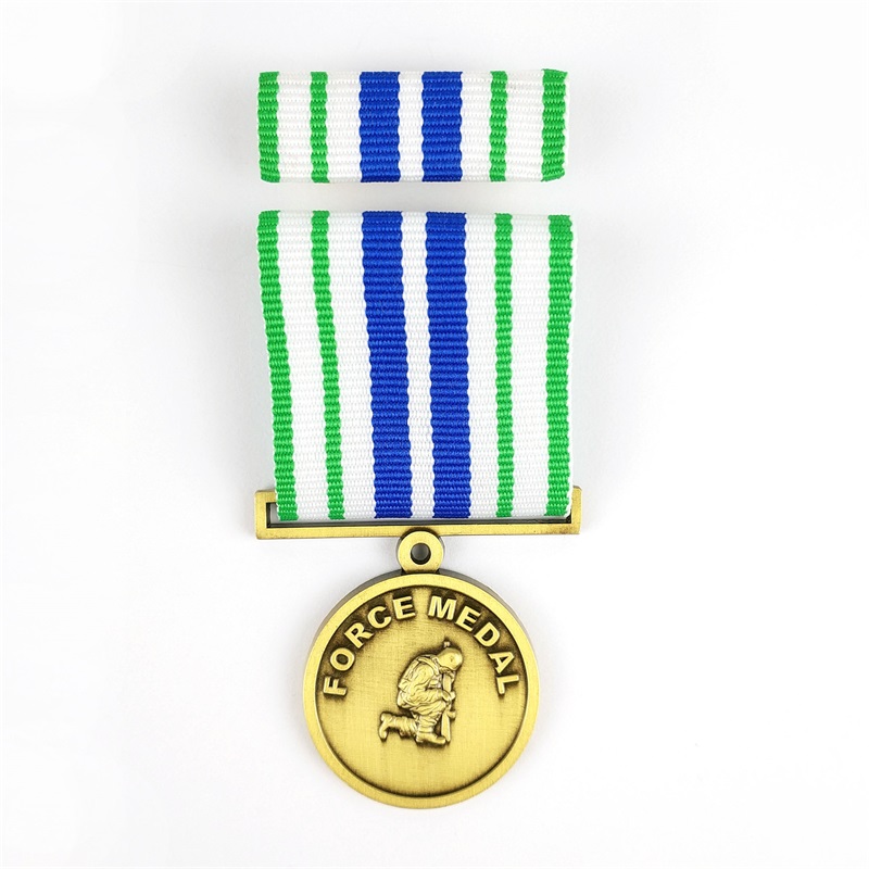 Medalie 3D gravată cu aliaj de zinc placat cu aur 3D Medalie metalică personalizată Blank Medalia universală de onoare